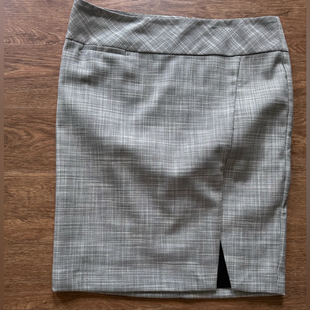 Grey pencil skirt